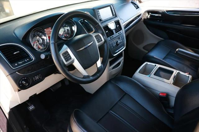 2014 Chrysler Town & Country Touring