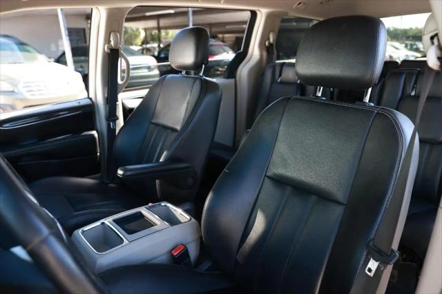 2014 Chrysler Town & Country Touring