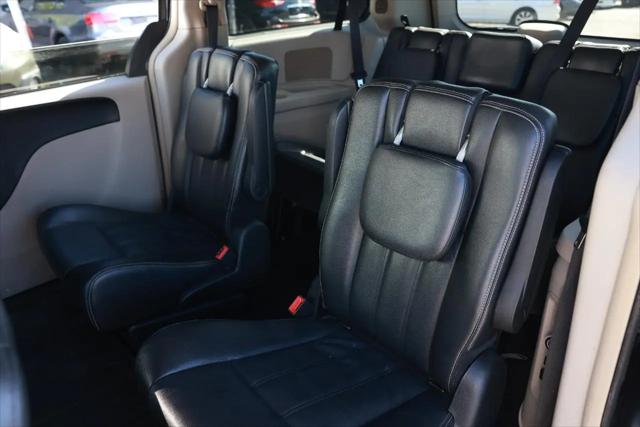 2014 Chrysler Town & Country Touring