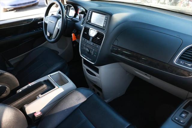 2014 Chrysler Town & Country Touring