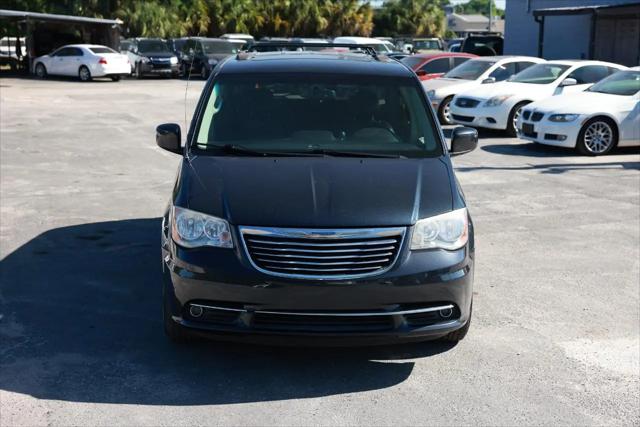 2014 Chrysler Town & Country Touring