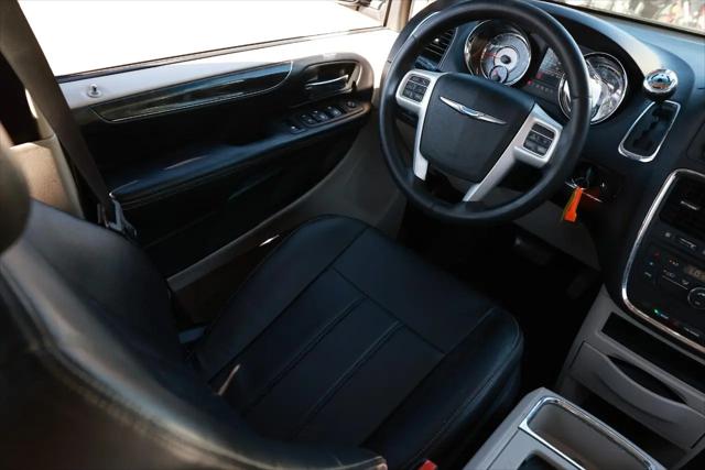 2014 Chrysler Town & Country Touring
