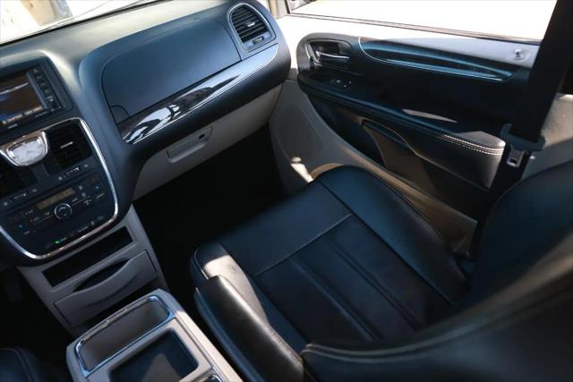2014 Chrysler Town & Country Touring