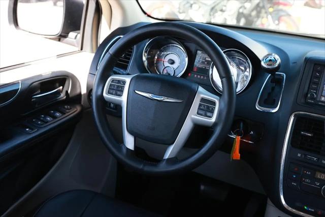 2014 Chrysler Town & Country Touring