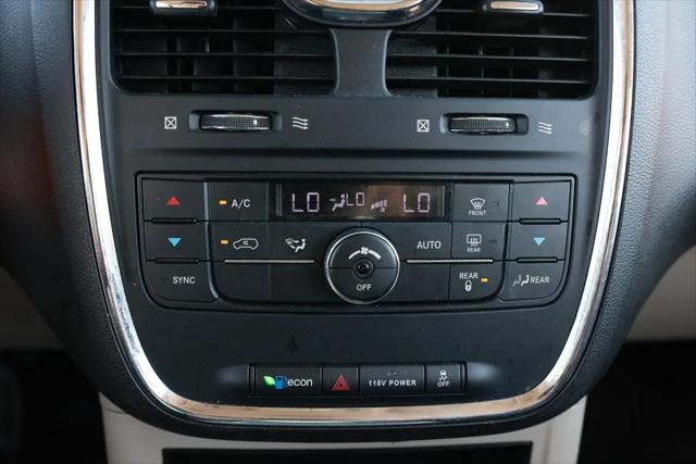 2014 Chrysler Town & Country Touring