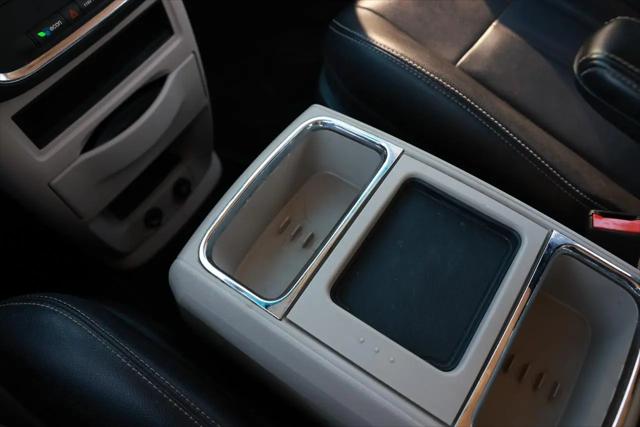 2014 Chrysler Town & Country Touring
