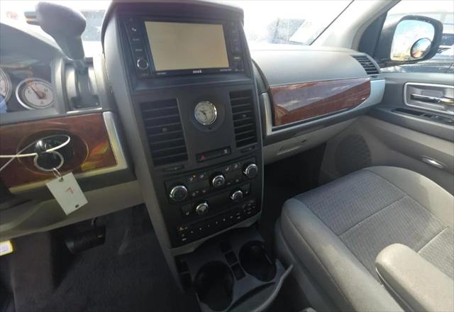 2008 Chrysler Town & Country Touring