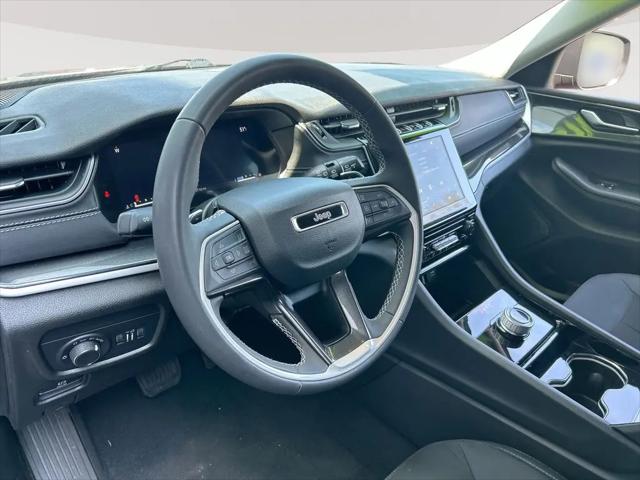 2023 Jeep Grand Cherokee L Laredo 4x4