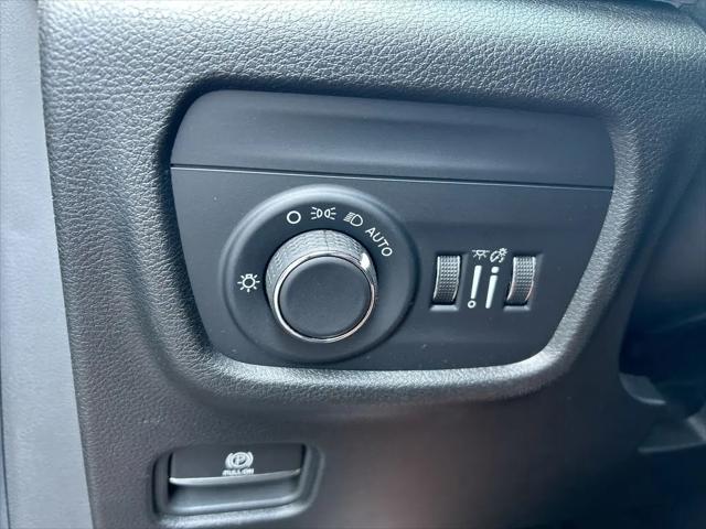 2023 Jeep Grand Cherokee L Laredo 4x4