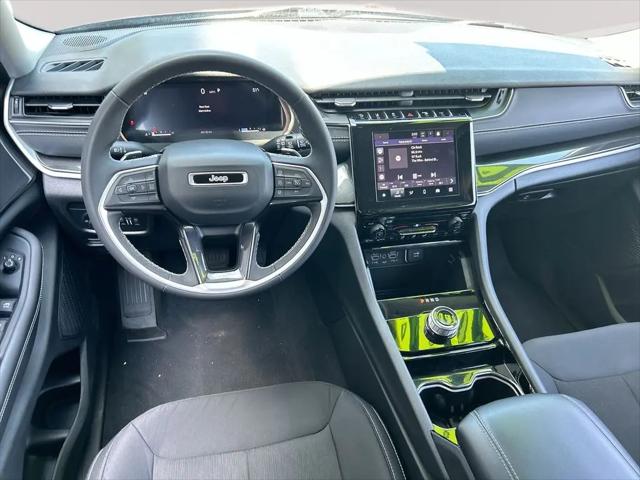 2023 Jeep Grand Cherokee L Laredo 4x4