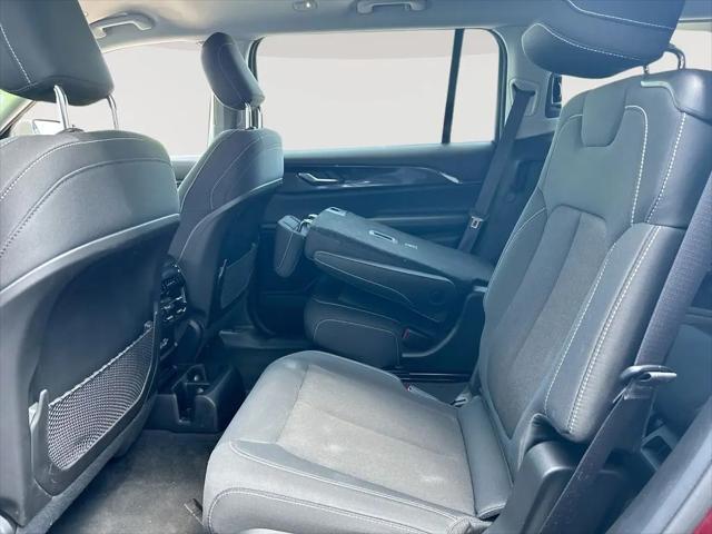2023 Jeep Grand Cherokee L Laredo 4x4