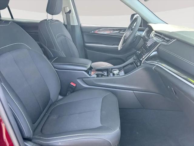 2023 Jeep Grand Cherokee L Laredo 4x4