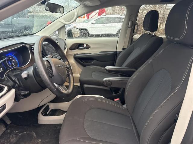 2020 Chrysler Voyager LX