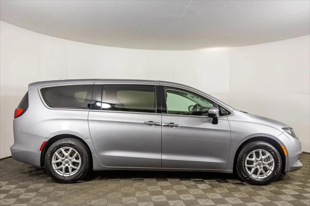 2020 Chrysler Voyager LX