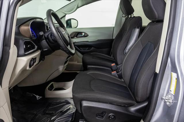 2020 Chrysler Voyager LX