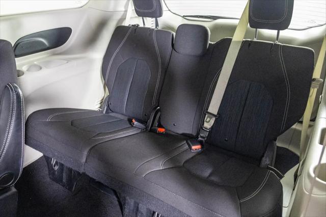2020 Chrysler Voyager LX