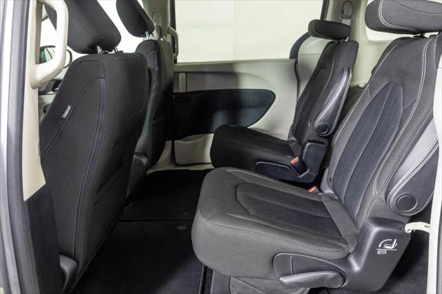 2020 Chrysler Voyager LX