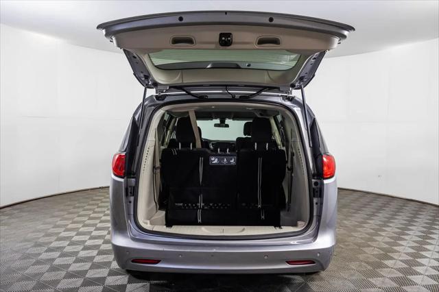 2020 Chrysler Voyager LX
