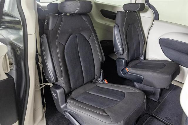 2020 Chrysler Voyager LX