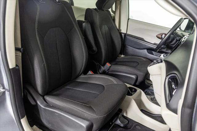 2020 Chrysler Voyager LX
