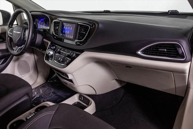 2020 Chrysler Voyager LX