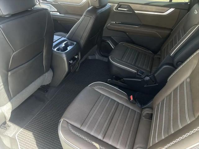 2026 GMC Acadia Denali Ultimate AWD