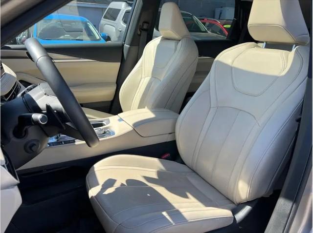 2023 INFINITI QX60 LUXE AWD