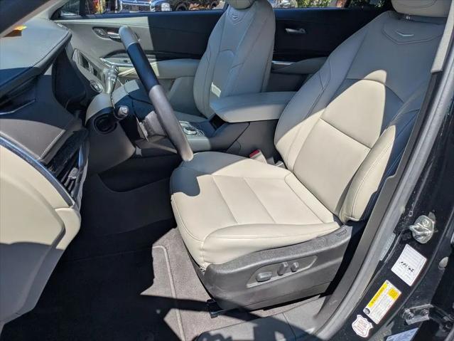 2023 Cadillac XT4 AWD Premium Luxury