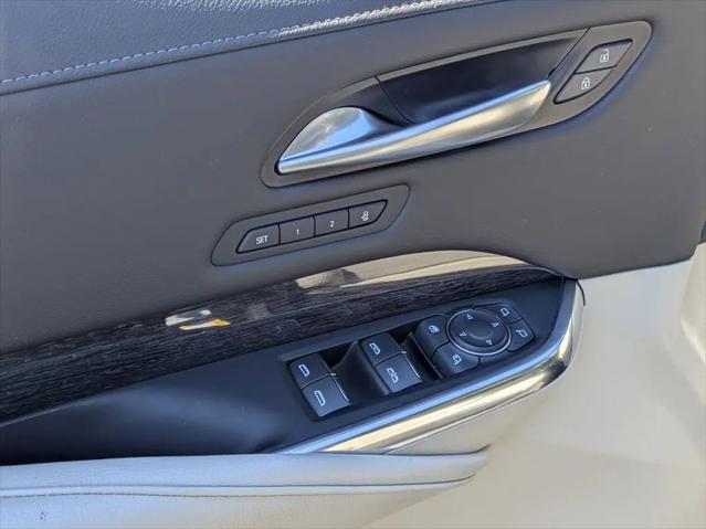 2023 Cadillac XT4 AWD Premium Luxury