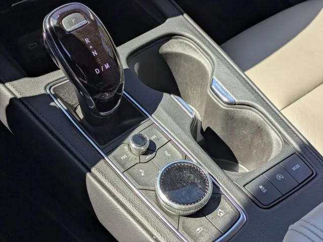 2023 Cadillac XT4 AWD Premium Luxury