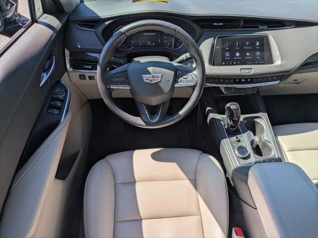 2023 Cadillac XT4 AWD Premium Luxury