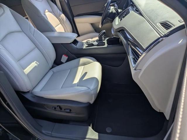 2023 Cadillac XT4 AWD Premium Luxury