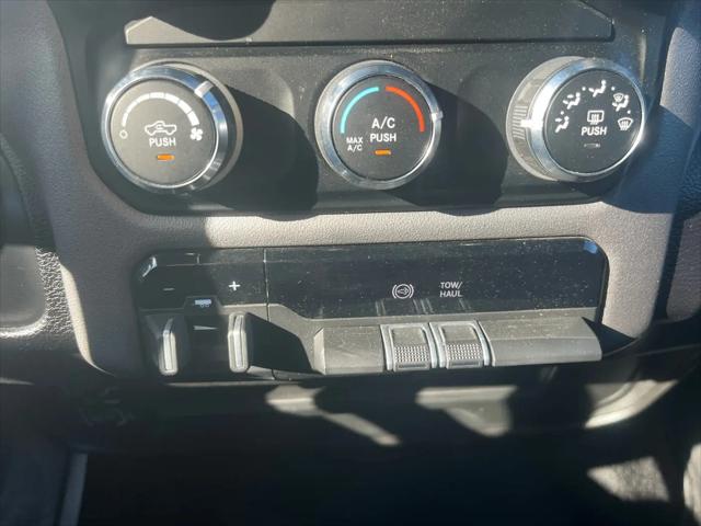 2024 Ram 3500 Big Horn Crew Cab 4x4 8' Box
