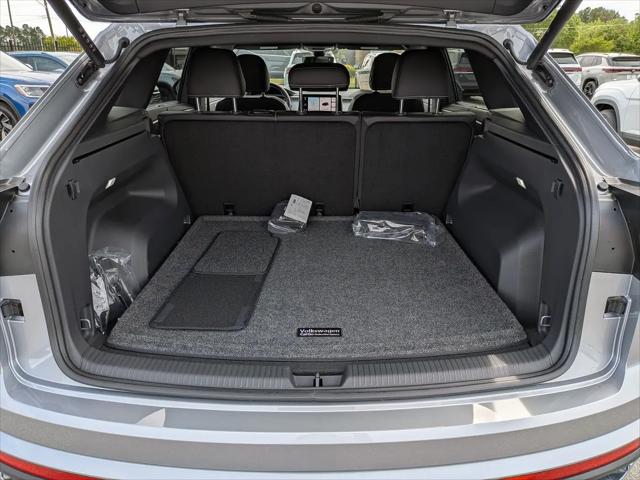 2026 Volkswagen Atlas Cross Sport SE with Technology