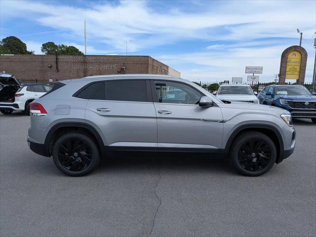 2026 Volkswagen Atlas Cross Sport SE with Technology