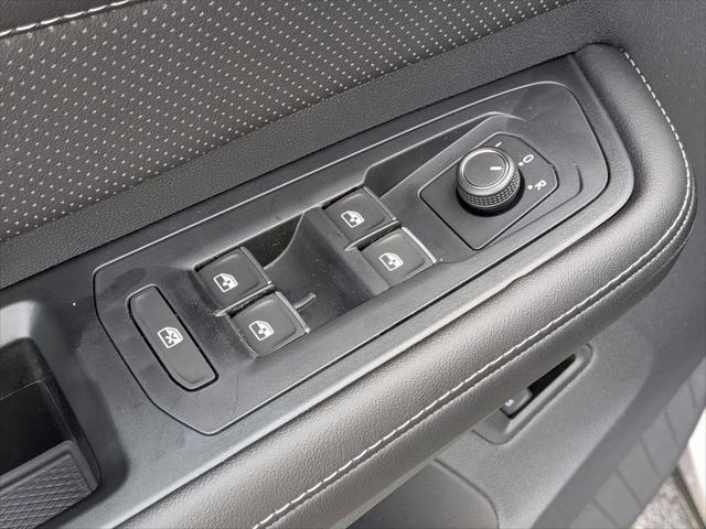 2026 Volkswagen Atlas Cross Sport SE with Technology