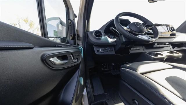 2026 Mercedes-Benz Sprinter 2500 Standard Roof 4-Cyl Diesel HO Select