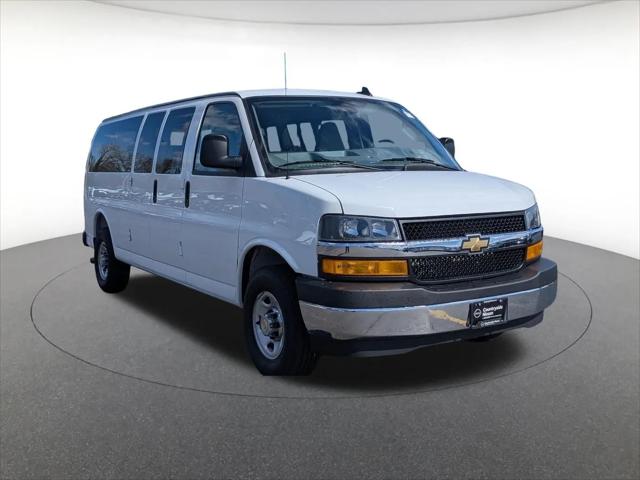 2025 Chevrolet Express Passenger RWD 3500 Extended Wheelbase LT