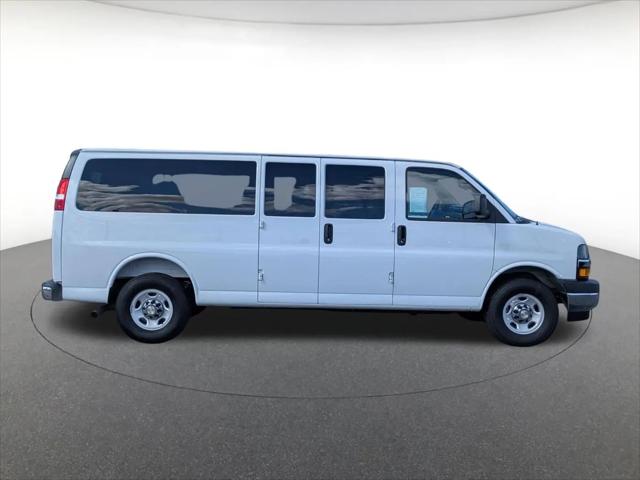 2025 Chevrolet Express Passenger RWD 3500 Extended Wheelbase LT
