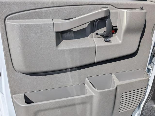 2025 Chevrolet Express Passenger RWD 3500 Extended Wheelbase LT