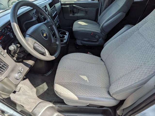 2025 Chevrolet Express Passenger RWD 3500 Extended Wheelbase LT
