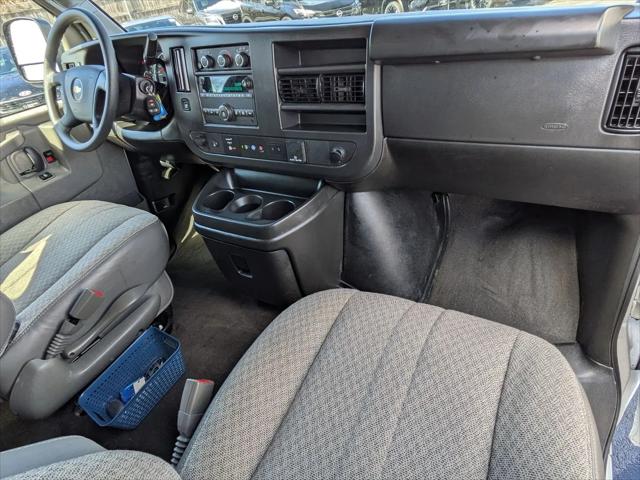 2025 Chevrolet Express Passenger RWD 3500 Extended Wheelbase LT