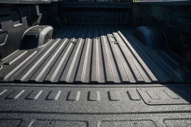2026 Chevrolet Silverado 3500HD Crew Cab, Long Bed, LT Dual Rear Wheel, RWD