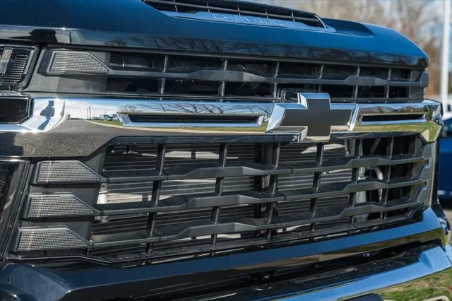 2026 Chevrolet Silverado 3500HD Crew Cab, Long Bed, LT Dual Rear Wheel, RWD