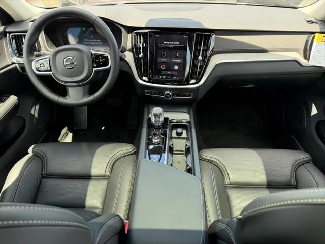 2026 Volvo V60 Cross Country Ultra, B5 AWD Gas (mild hybrid)