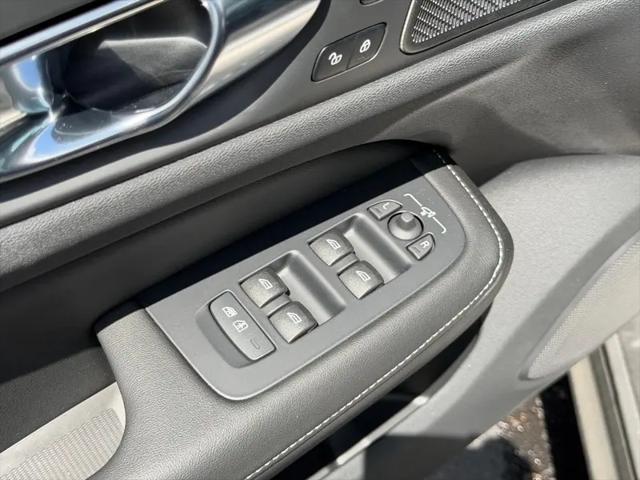 2026 Volvo V60 Cross Country Ultra, B5 AWD Gas (mild hybrid)