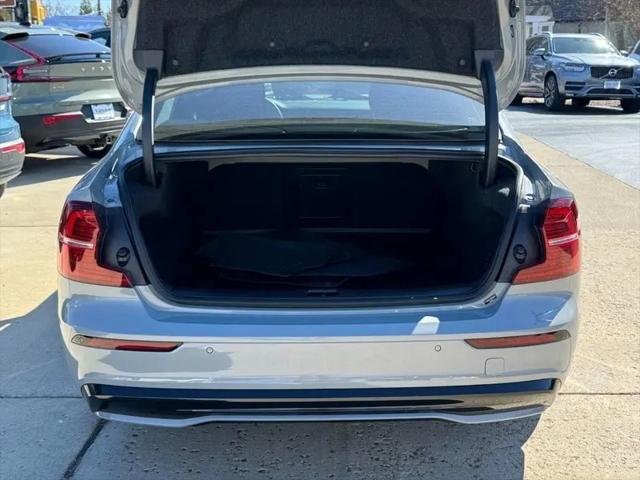 2024 Volvo S60 Recharge T8 Plus Dark Theme