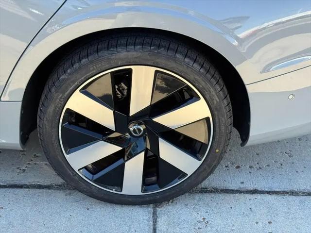 2024 Volvo S60 Recharge T8 Plus Dark Theme