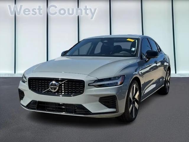 2024 Volvo S60 Recharge T8 Plus Dark Theme