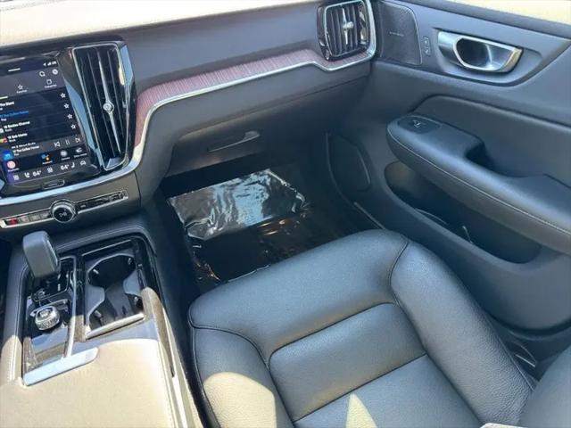 2024 Volvo S60 Recharge T8 Plus Dark Theme